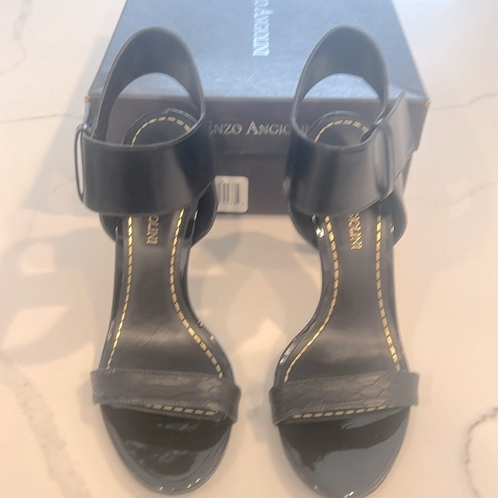 NEW Enzo Angiolini heels